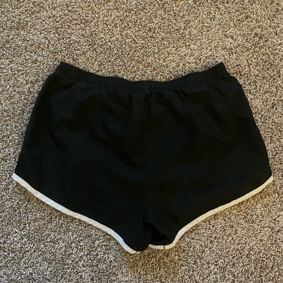 Nike Running Shorts - Picture 3 of 3